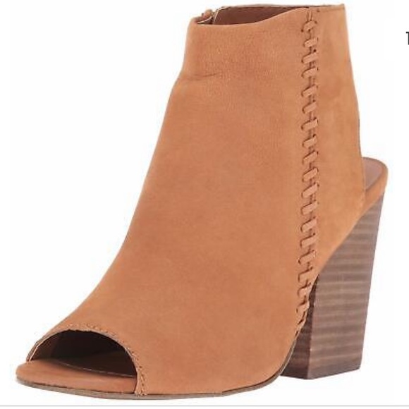 Steve Madden Shoes - NWT Steve Madden Leather Braided Mingle 1 Open Toe Heels in Tan